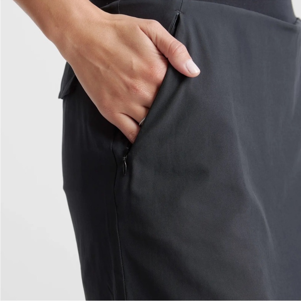 Quince Performance Tech Skort Black - image 2